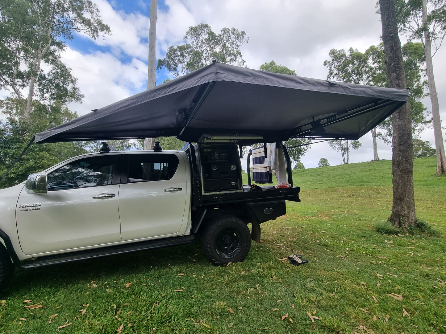 The Escape 180 degree 2m Free Standing Awning