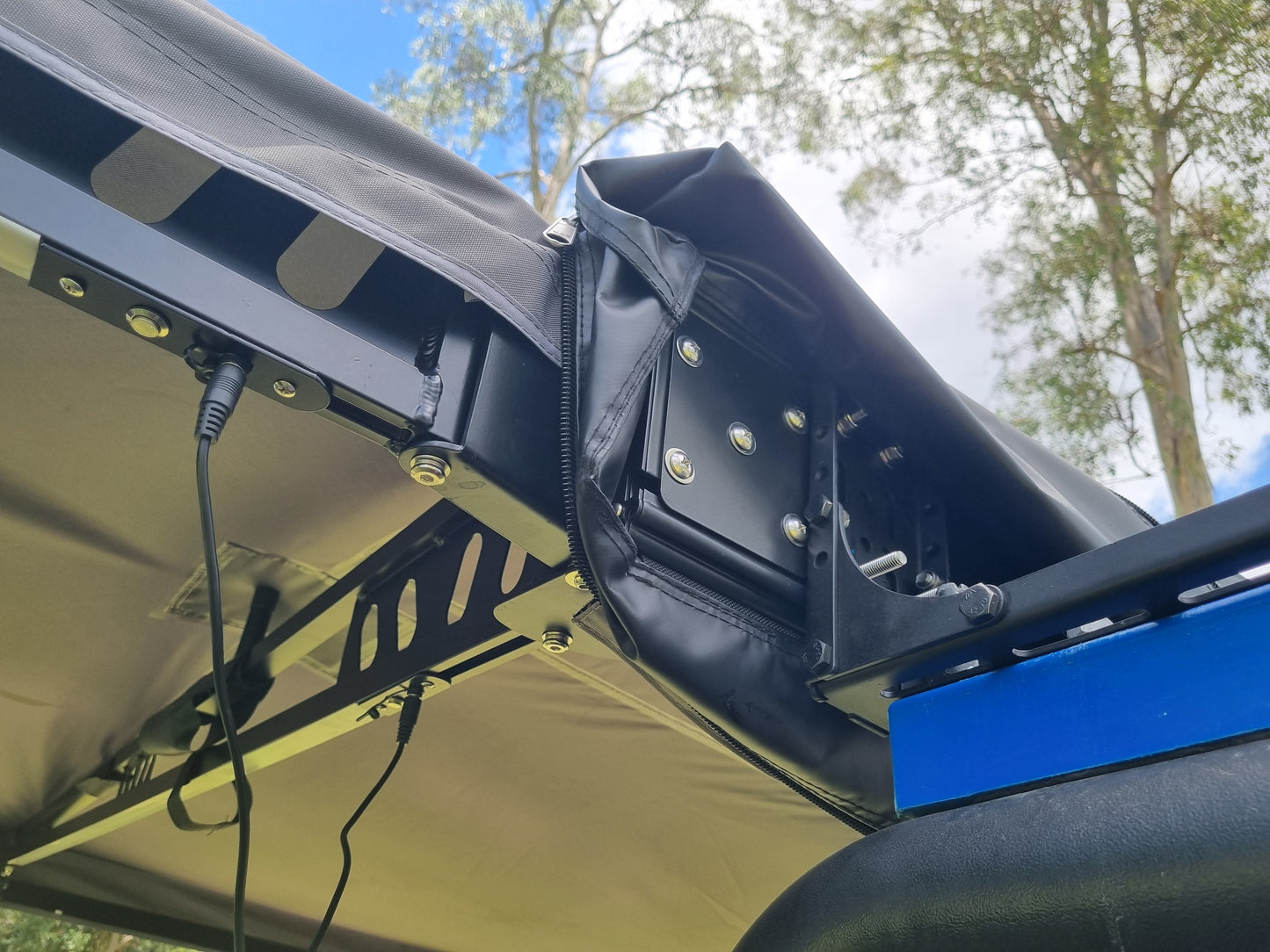 The Escape 180 degree 2m Free Standing Awning