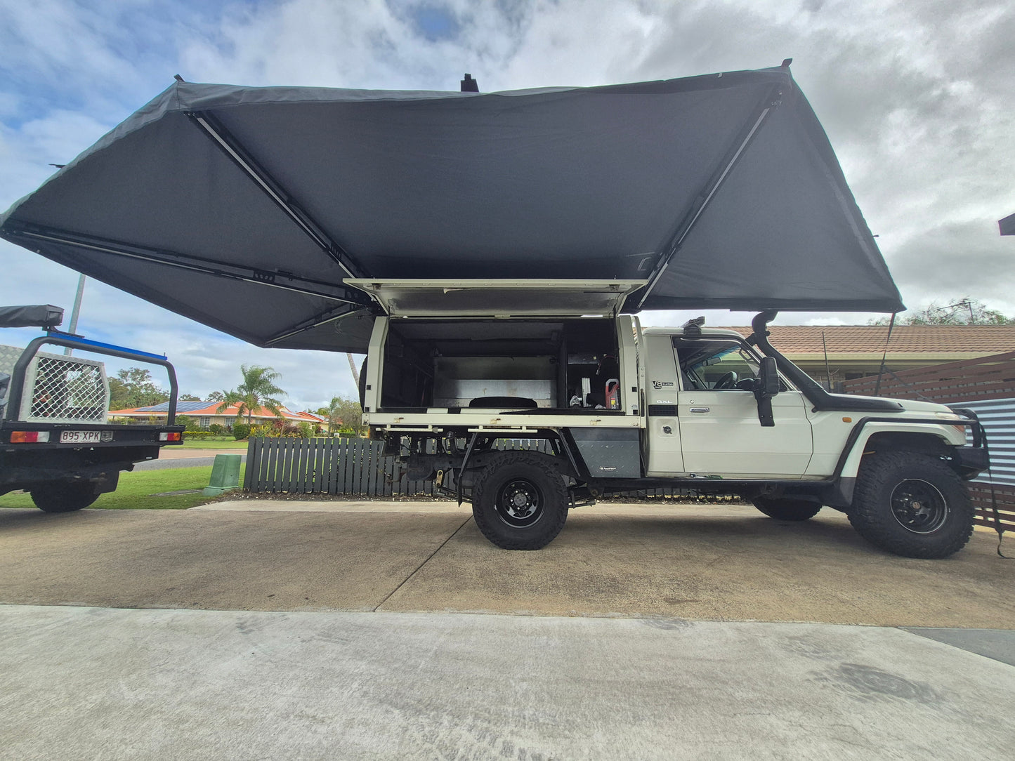 Escape 2m 270PLUS Free Standing Awning