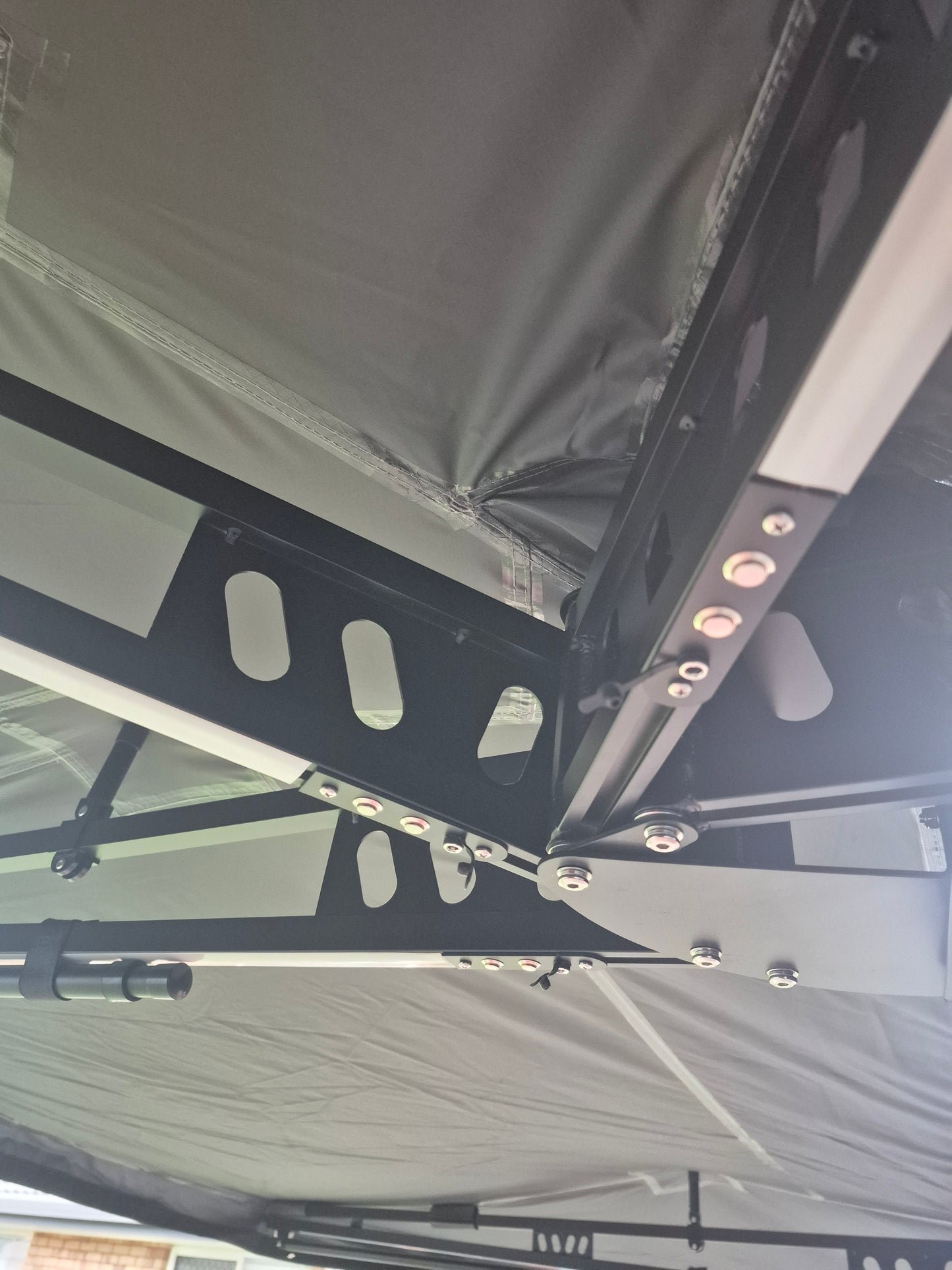 Escape 2m 270PLUS Free Standing Awning
